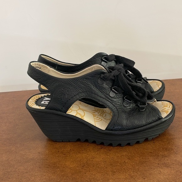 Fly London Ylva Leather Lace Up Open Peep Toe
Wedge Sandals Sz EU 36 (5.5-6 US) - Picture 7 of 15